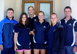 Staatmaker vrywilligers van Football Foundation